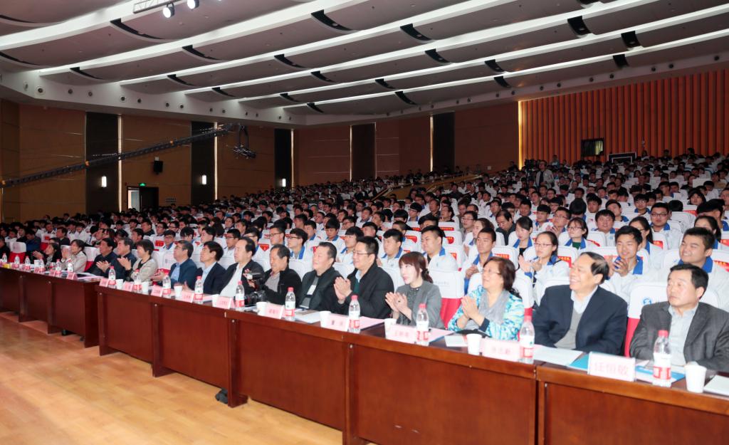 11.教育部关工委、全国总工会、省教育厅、省总工会、省关工委、省教育系统关工委等领导出席启动仪式